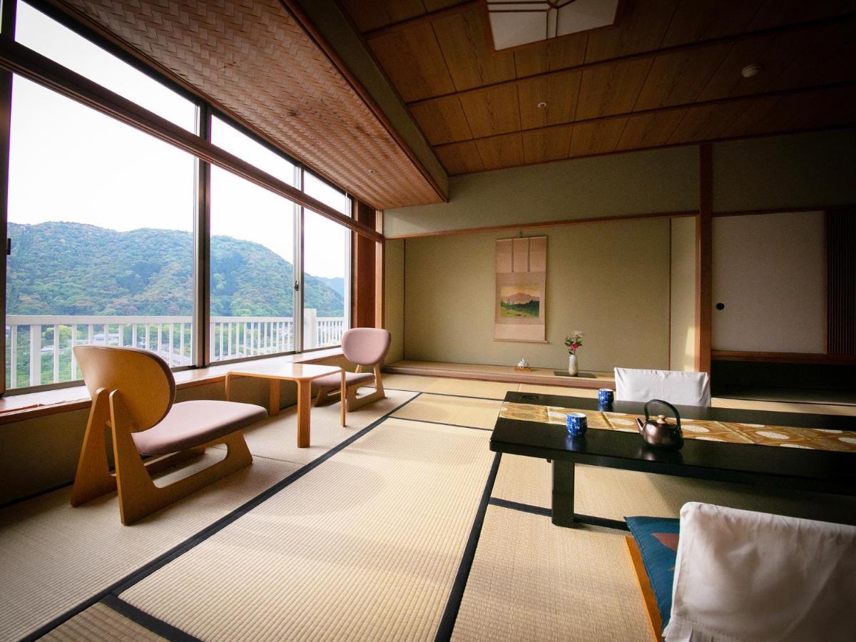 Iwakuni Kokusai Kanko Hotel Экстерьер фото