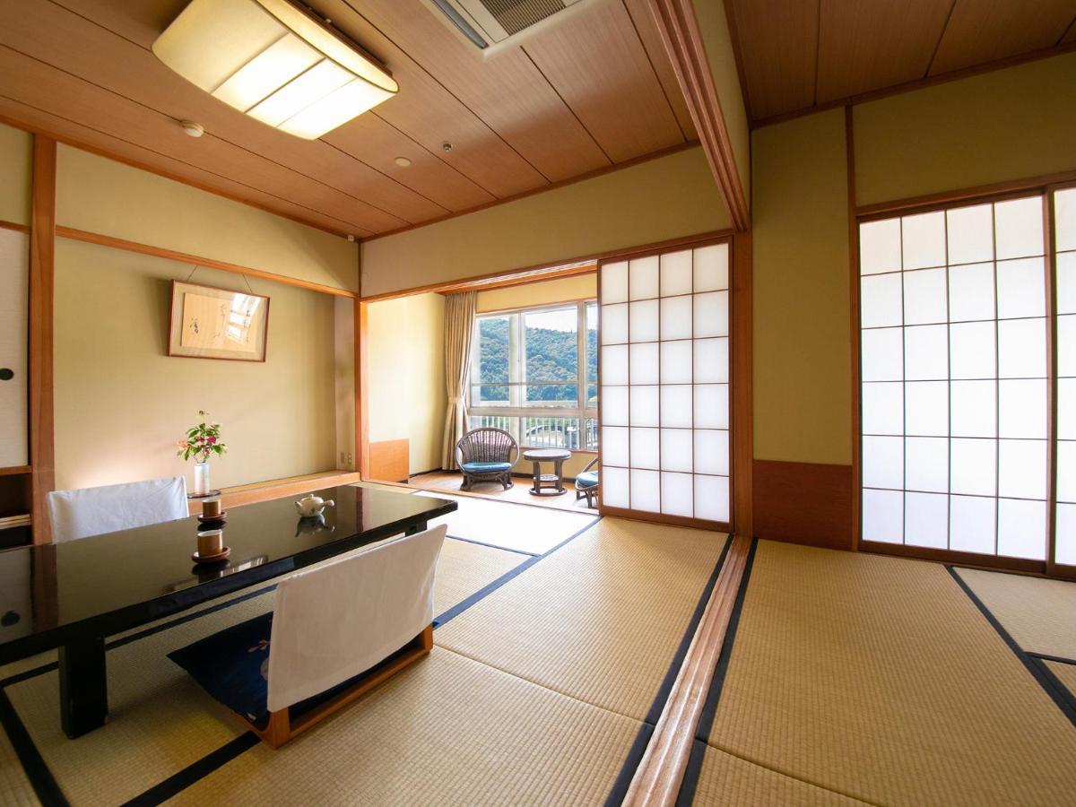 Iwakuni Kokusai Kanko Hotel Экстерьер фото